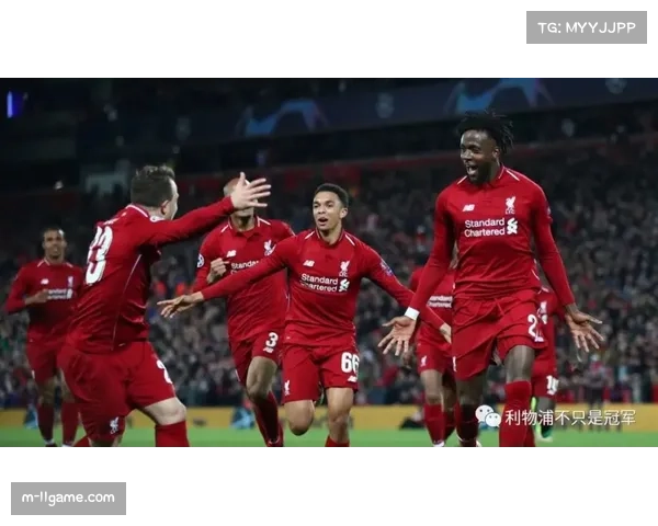 现场通讯：克洛普与瓜迪奥拉在安菲尔德通道内的赛前寒暄与战术板交流